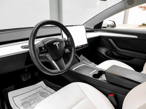 Used 2021 Tesla Model 3 Standard Range Plus RWD image 19