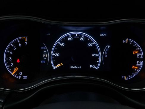 Used 2018 Jeep Grand Cherokee Limited image 21