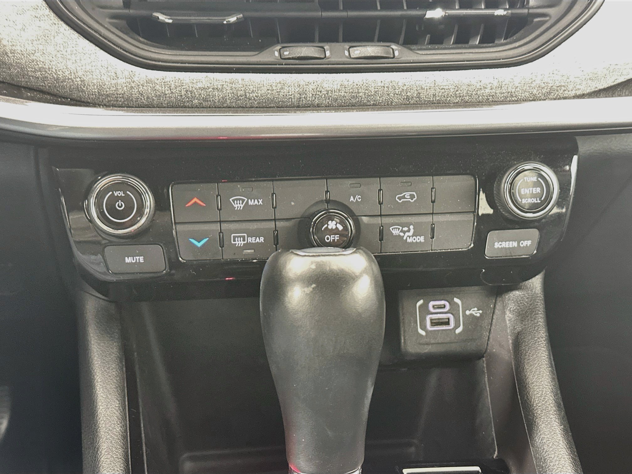 Used 2025 Jeep Compass Latitude AWD/4WD image 23