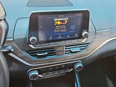 Used 2024 Nissan Altima 2.5 SV FWD image 14