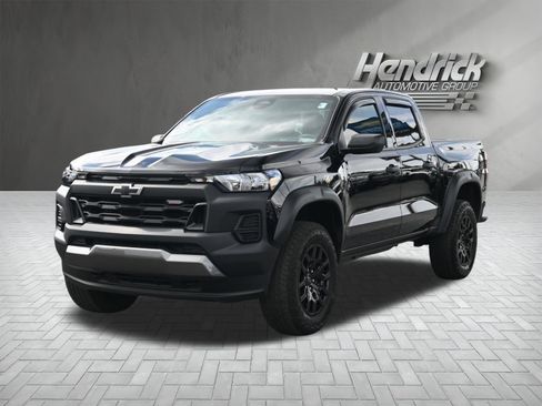 Used 2024 Chevrolet Colorado Trail Boss AWD/4WD image 5