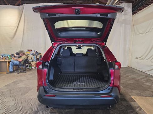 Used 2020 Toyota RAV4 LE w/ All Weather Liner Package AWD/4WD image 19