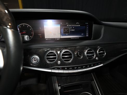 Used 2019 Mercedes-Benz S 560 4MATIC Sedan image 53
