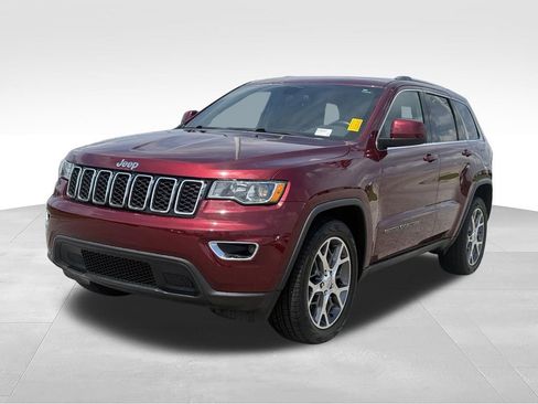 Used 2021 Jeep Grand Cherokee Laredo RWD image 1