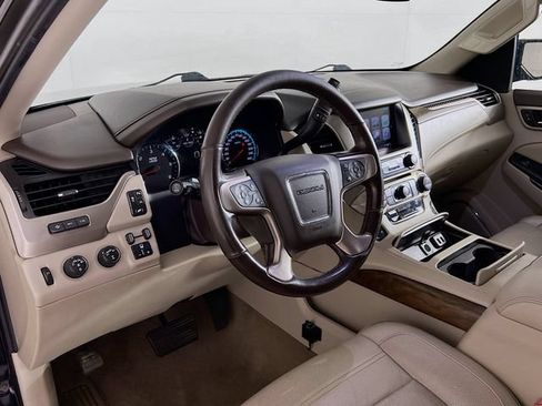 Used 2020 GMC Yukon XL Denali AWD/4WD image 39