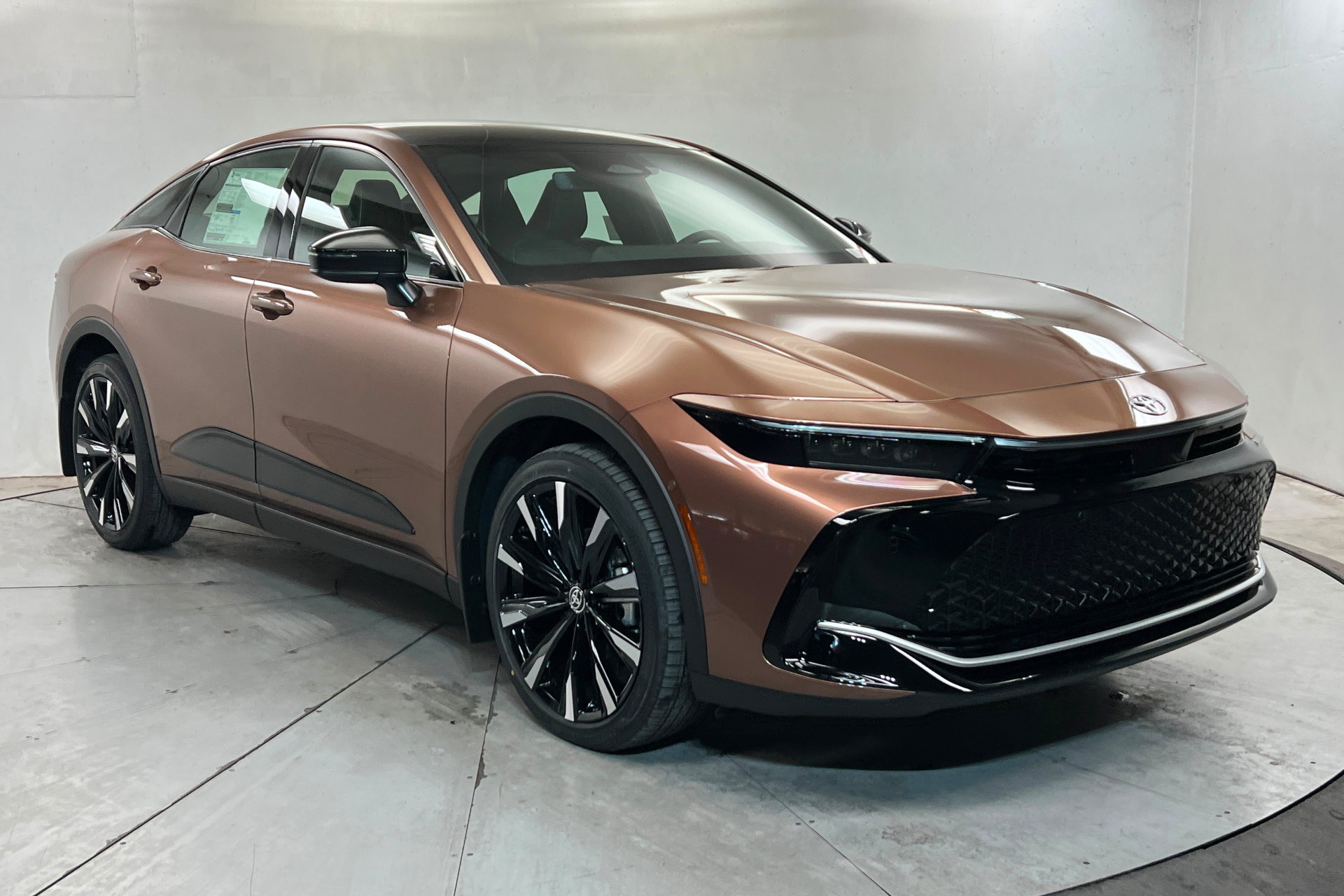 New 2026 Toyota Crown Platinum AWD/4WD image 7
