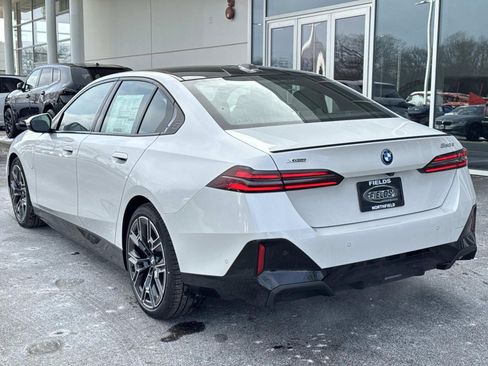 New 2026 BMW 550e xDrive w/ Premium Package image 8