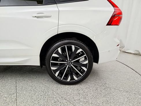 Certified 2026 Volvo XC60 B5 Ultra AWD/4WD image 33
