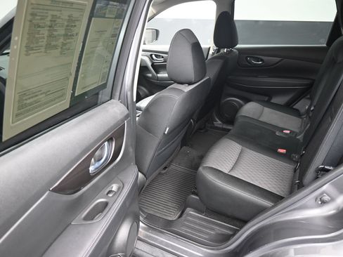 Used 2019 Nissan Rogue SV w/ Premium Package AWD/4WD image 17