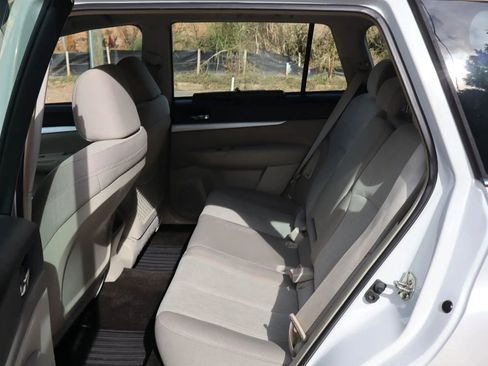 Used 2014 Subaru Outback 2.5i image 12