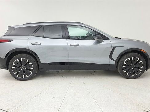 New 2025 Chevrolet Blazer EV RS image 7