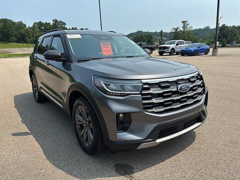 Certified 2025 Ford Explorer Active w/ Active Comfort Package AWD/4WD image 6