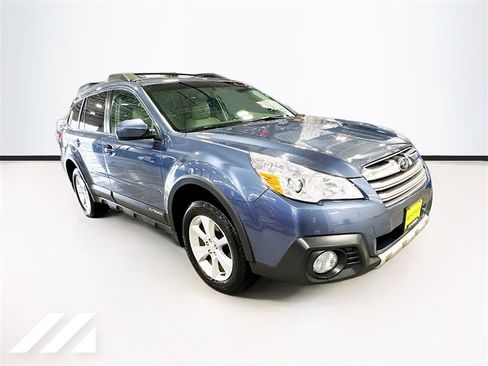 Used 2013 Subaru Outback 2.5i Limited w/ Moonroof Pkg image 3