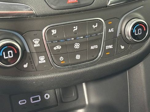 Used 2019 Chevrolet Equinox LT AWD/4WD image 25
