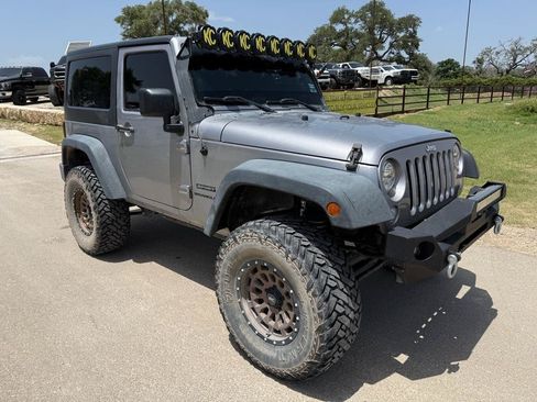 Used 2016 Jeep Wrangler Sport w/ Quick Order Package 24S AWD/4WD image 2