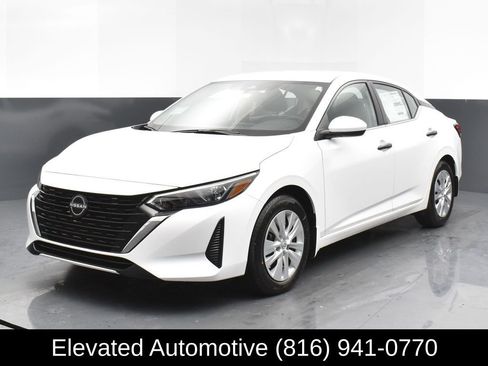 Used 2025 Nissan Sentra S image 2