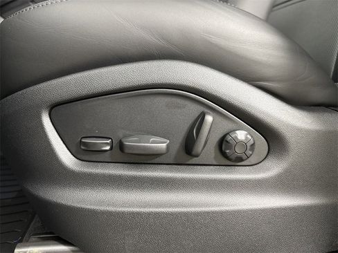 New 2026 Porsche Cayenne image 40