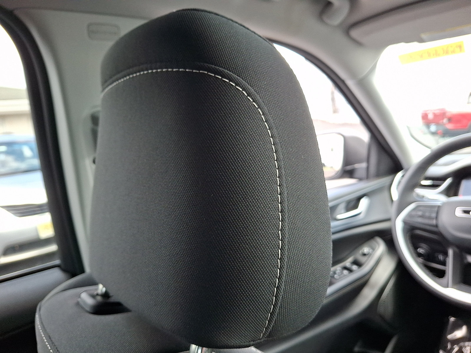 Used 2023 Jeep Grand Cherokee Laredo w/ Luxury Tech Group I AWD/4WD image 9