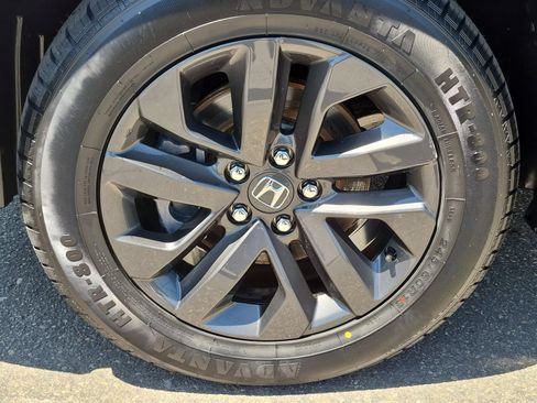 Used 2023 Honda Ridgeline Sport image 12