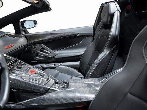 Used 2017 Lamborghini Aventador LP 700-4 image 45