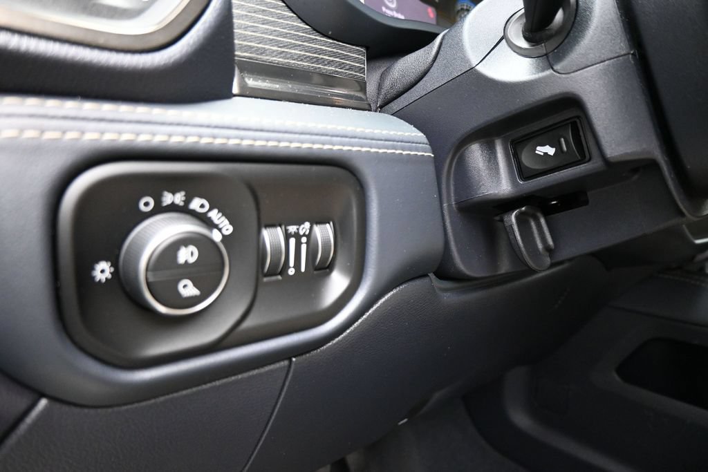 Used 2022 RAM 2500 Limited AWD/4WD image 12