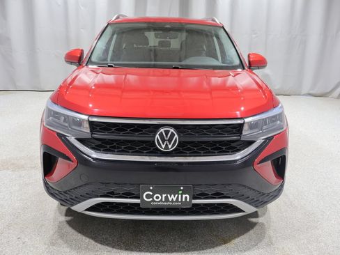 Used 2022 Volkswagen Taos SE AWD/4WD image 8