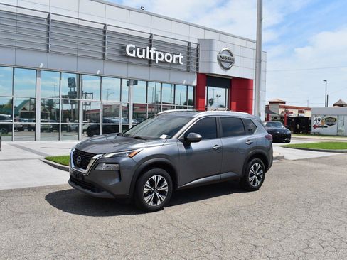 Used 2023 Nissan Rogue SV w/ SV Premium B Package FWD image 2