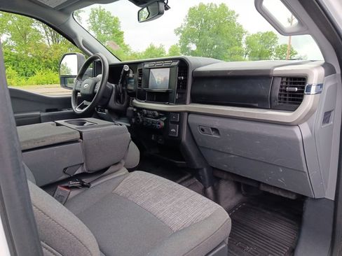 Used 2023 Ford F350 XLT AWD/4WD image 31