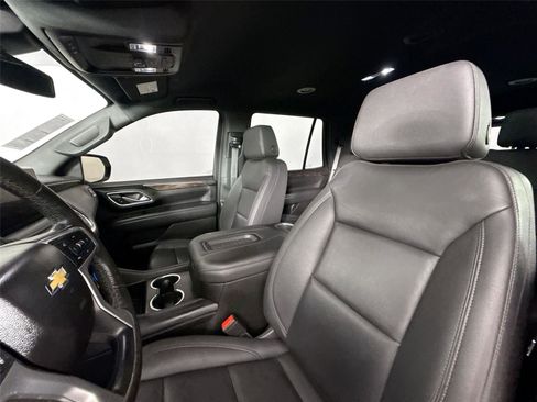 Used 2022 Chevrolet Tahoe LT w/ Luxury Package RWD image 3