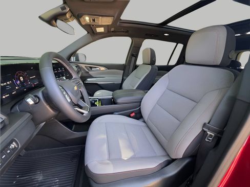 New 2026 Chevrolet Traverse LT w/ Sun and Wheel Package AWD/4WD image 19