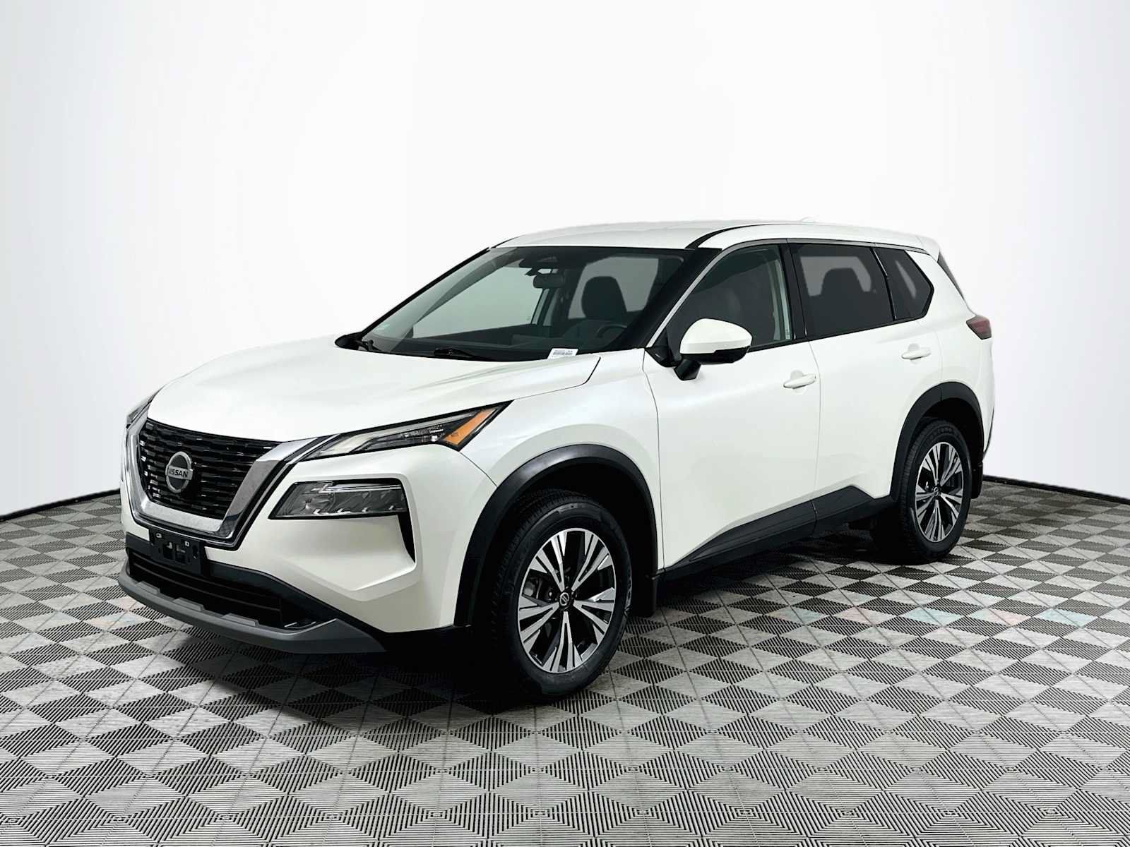 Used 2021 Nissan Rogue SV AWD/4WD image 3