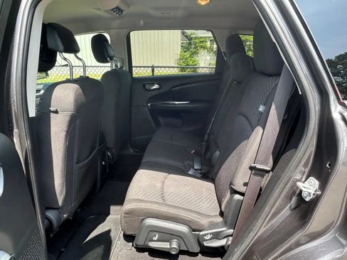 Used 2016 Dodge Journey SE w/ Flexible Seating Group FWD image 7