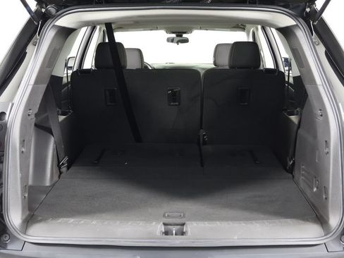 Used 2021 Chevrolet Traverse LS AWD/4WD image 17