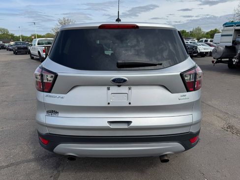 Used 2017 Ford Escape SE FWD image 4