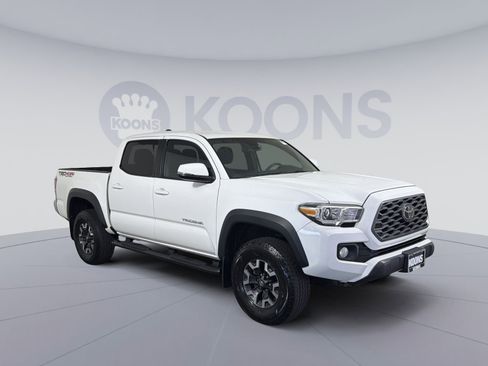 Used 2020 Toyota Tacoma TRD Off-Road image 10