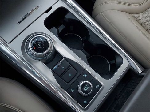 Certified 2020 Ford Explorer Platinum w/ Premium Technology Package image 24