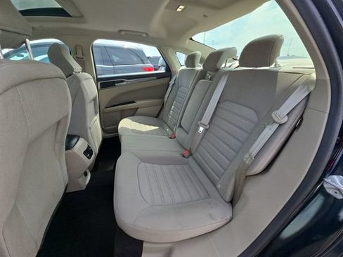 Used 2020 Ford Fusion SE FWD image 22