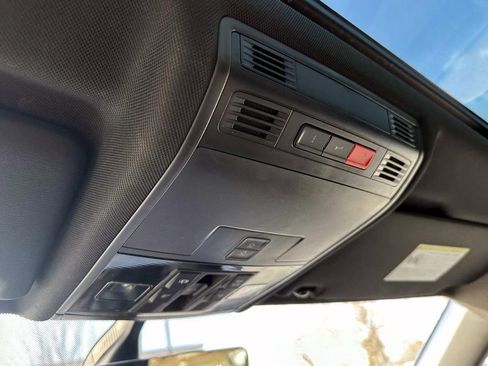 Used 2019 Volkswagen Tiguan SEL Premium R-Line image 32