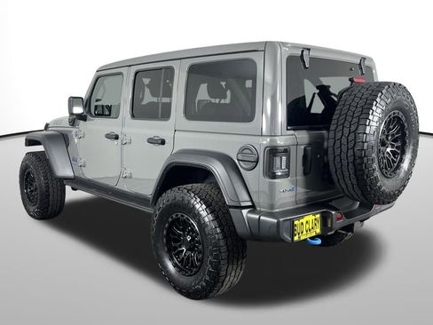 Used 2023 Jeep Wrangler Unlimited w/ Sun & Screen Package image 8