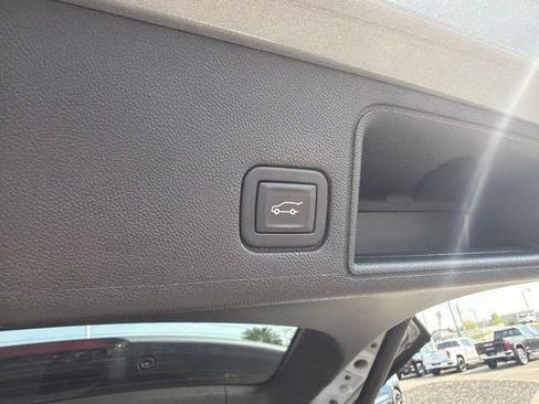 Used 2023 GMC Terrain SLE w/ Driver Convenience Package FWD image 22
