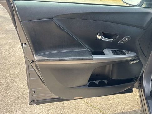 Used 2014 Toyota Venza Limited w/ Tow Prep Package image 15