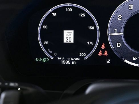 Used 2025 Porsche 911 Carrera image 13