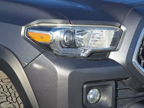 Used 2018 Toyota Tacoma TRD Off-Road image 46