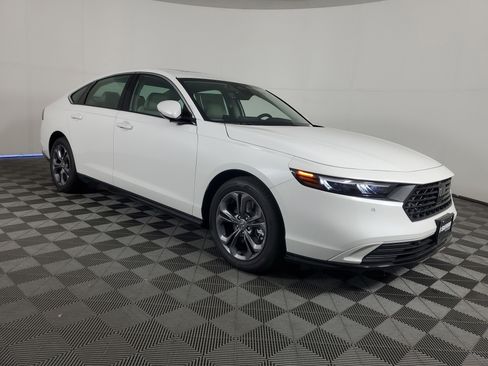 New 2025 Honda Accord EX-L image 2