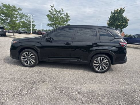 Certified 2025 Subaru Forester Touring AWD/4WD image 9