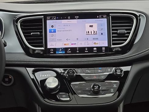 New 2026 Chrysler Pacifica Limited w/ S Appearance Package FWD image 35