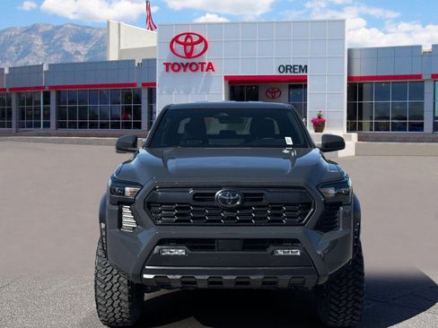 Used 2025 Toyota Tacoma TRD Off-Road AWD/4WD image 2