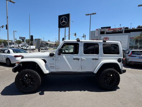 Used 2022 Jeep Wrangler Unlimited Sahara w/ Cold Weather Group AWD/4WD image 2