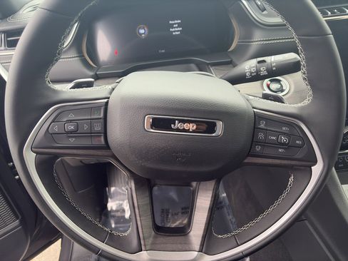New 2025 Jeep Grand Cherokee L Limited w/ Luxury Tech Group II image 14