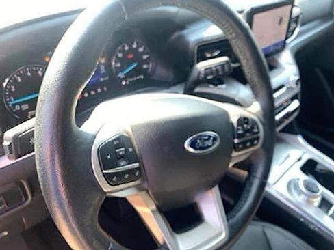 Used 2024 Ford Explorer XLT w/ Equipment Group 202A RWD image 15